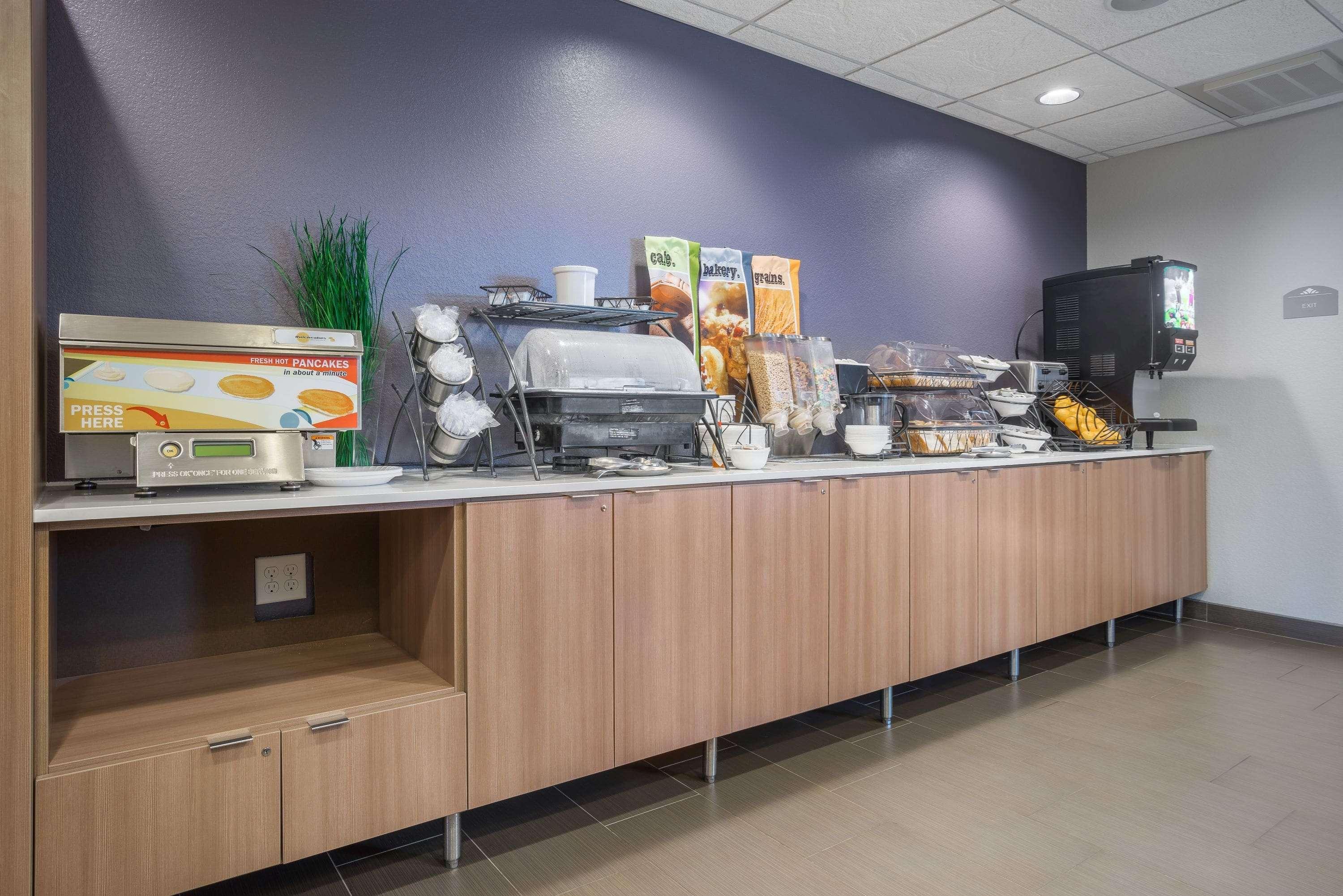 Microtel Inn & Suites By Wyndham Moorhead Fargo Area מראה חיצוני תמונה