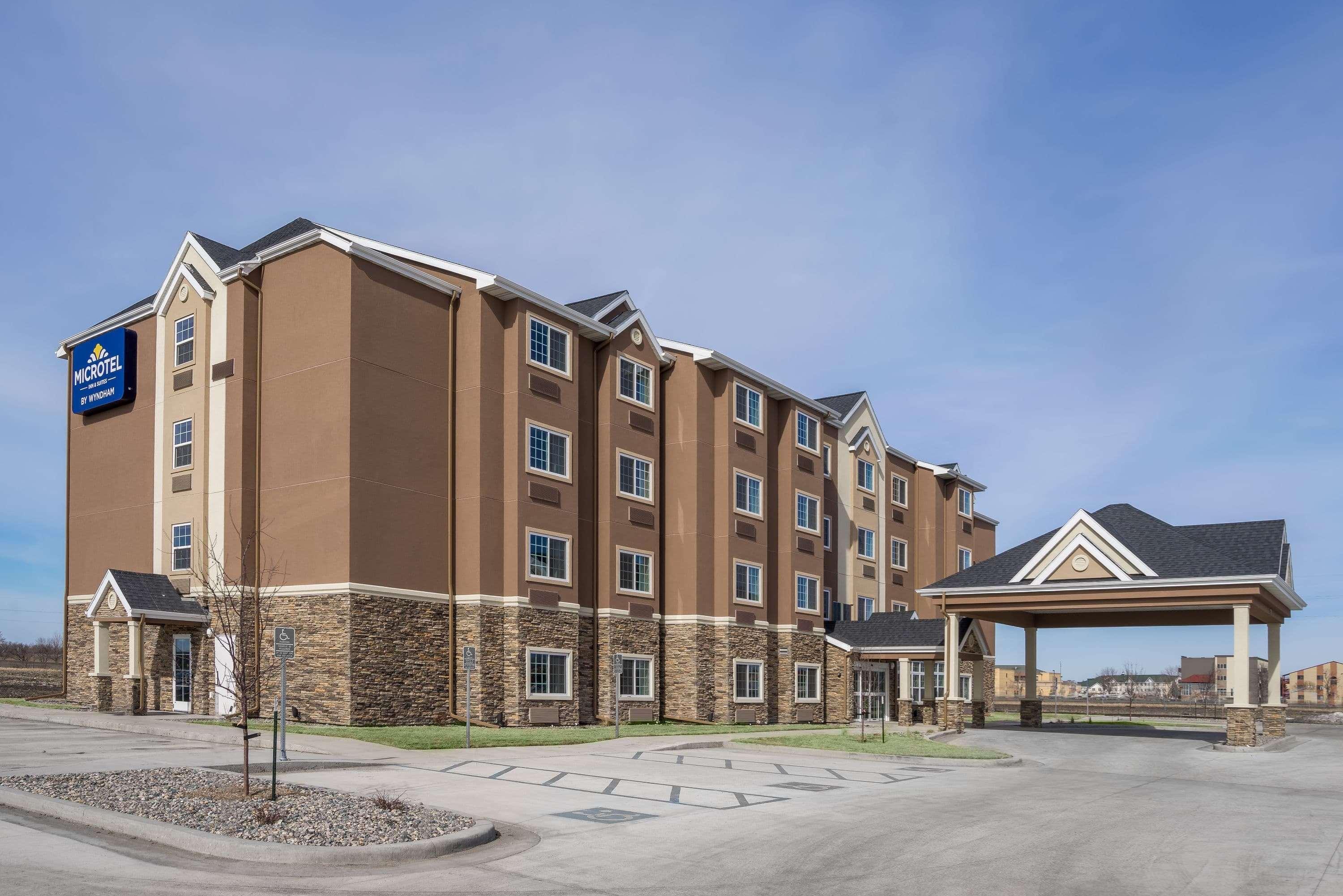 Microtel Inn & Suites By Wyndham Moorhead Fargo Area מראה חיצוני תמונה