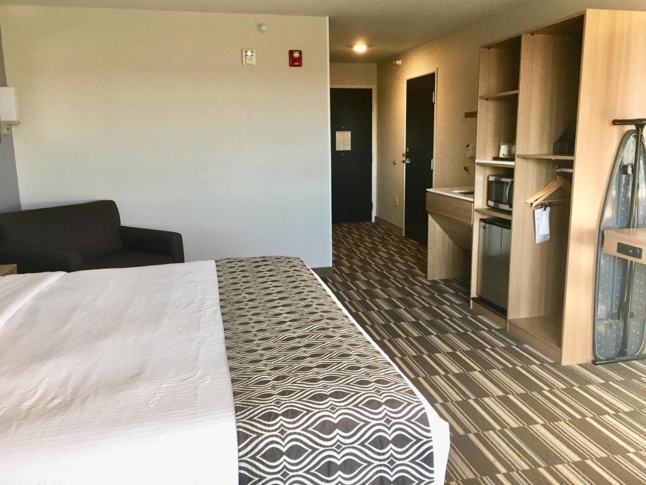 Microtel Inn & Suites By Wyndham Moorhead Fargo Area מראה חיצוני תמונה